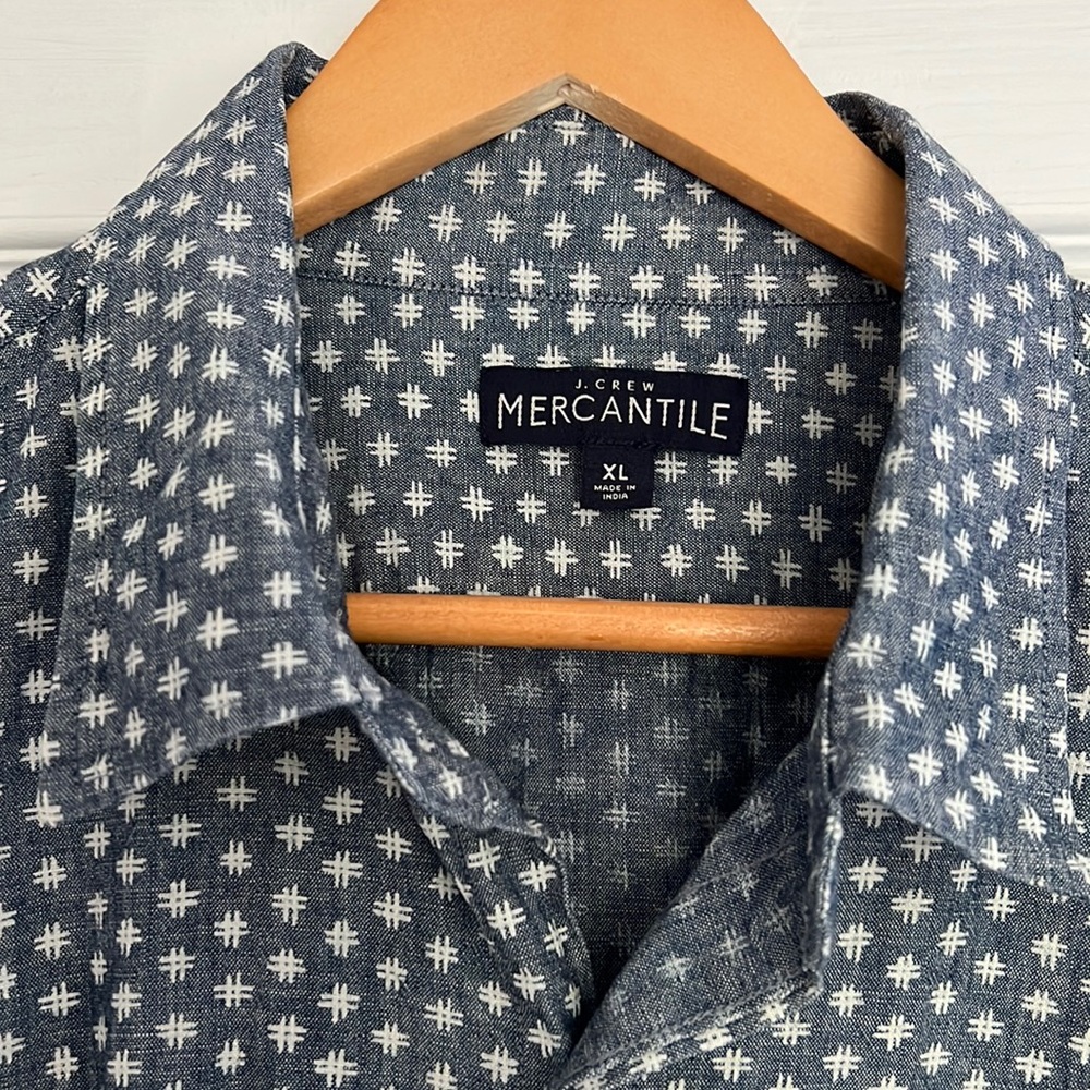 J Crew Mens Xl Mercantile short sleeved shirt blue with white small cross design